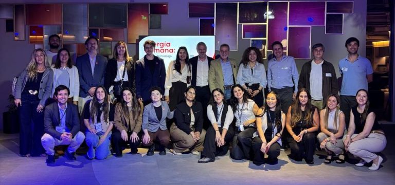 Representantes de Lithium, Tecpetrol, Larocca Minería, Pluspetrol, Pampa Energía, PCR Energy, Schneider Electric, Grupo Corven y Enibrein.