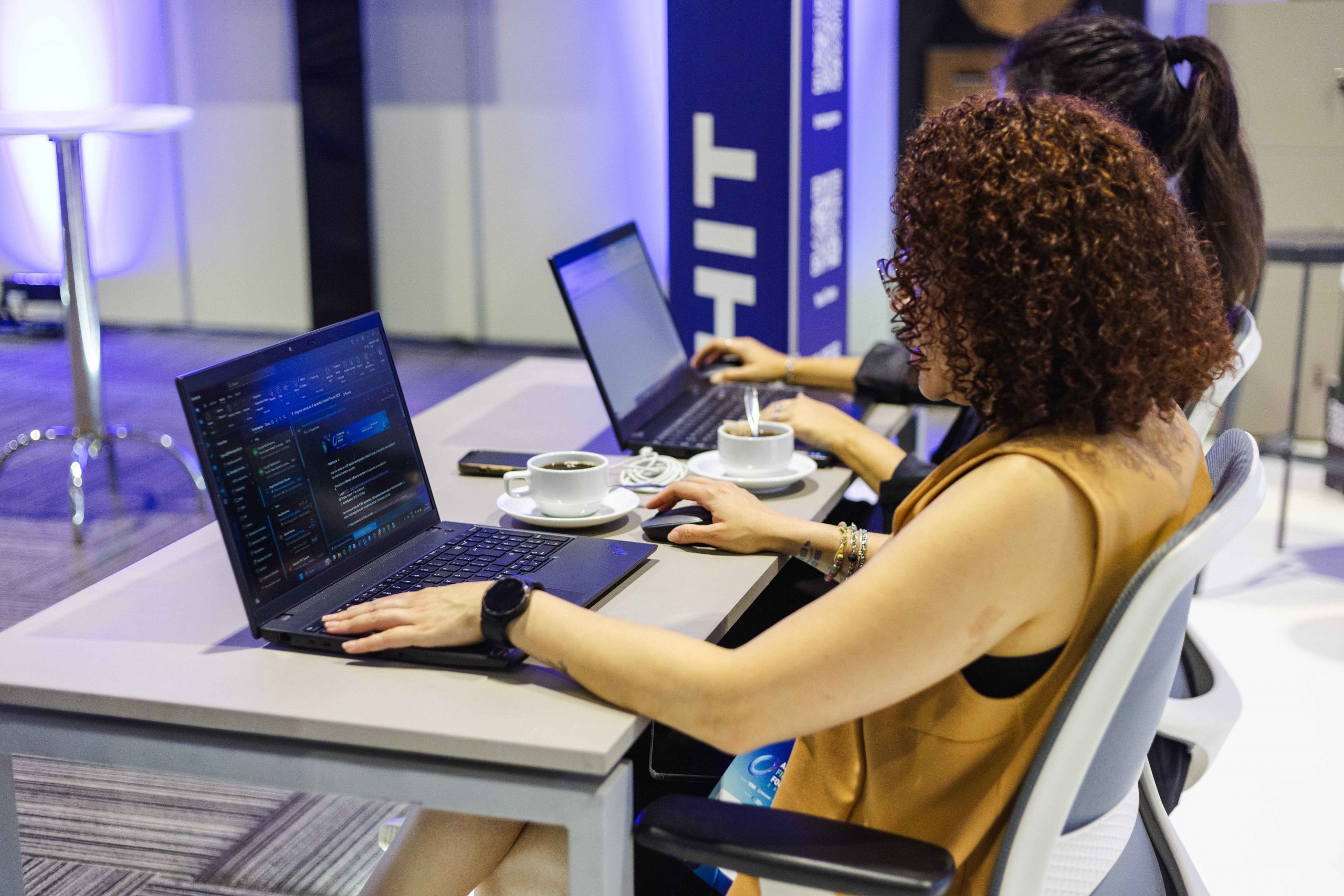 En este momento estás viendo Más Allá del Horario: La Desconexión Digital como Estrategia de Bienestar y Compliance para Empresas